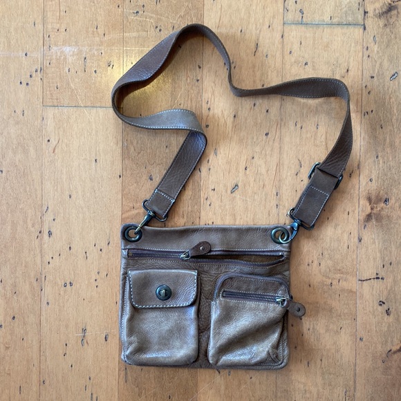 Roots Village Bag Tribe - Picture 2 of 3